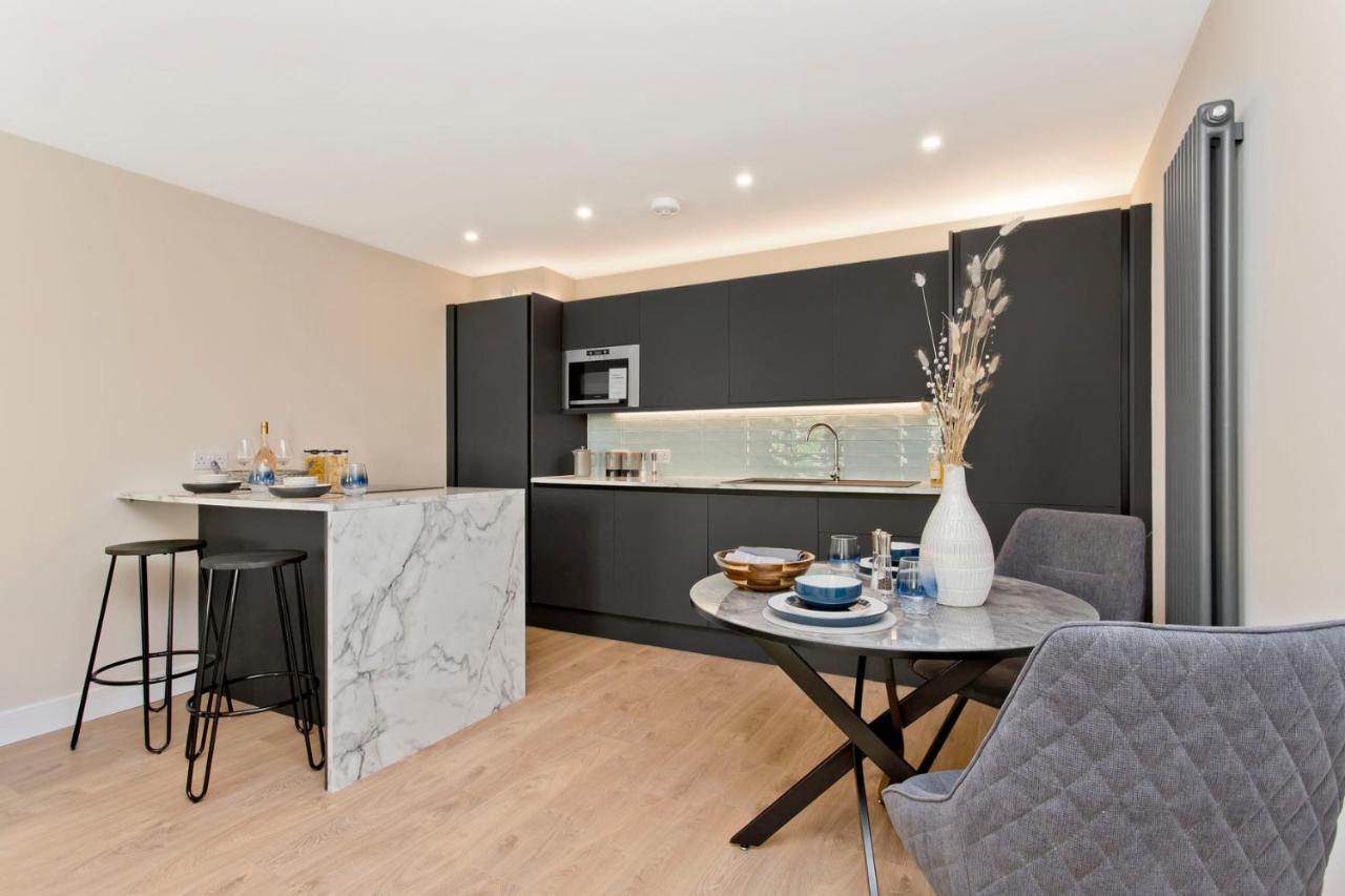 Modern City Centre 2 Bedroom 2 Bathroom Apartments, Main Door Ground With Private Parking 에든버러 외부 사진